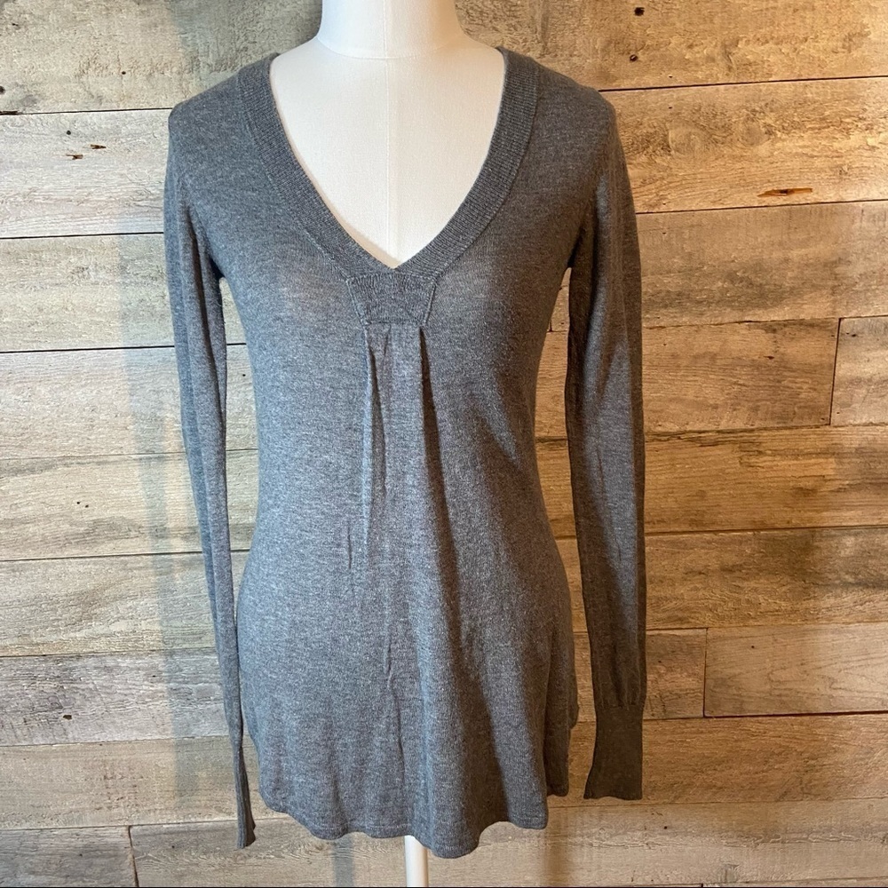 🛍️3/$30‎ Rip Curl women’s grey sweater  in size x-small